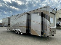 Luxury 5th Wheel RVs